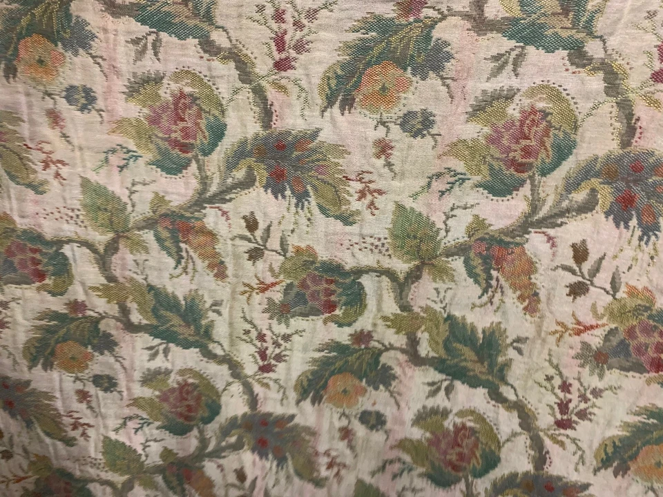 Tessuto Raro e Pregiato Vintage Gobelin con motivo floreale. 99€ Per 2 Metri - Immagine 1 di 4