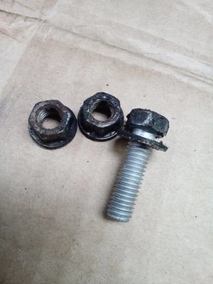 03-06 Lexus GS300 2JZ Refrigerante Salida Puerto Tuercas Perno 2jzvvti Sc300 Is300 Foto 1 de 2