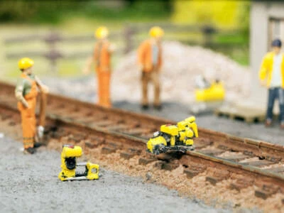 Noch 13640 HO/OO Gauge Rail Works Set Laser Cut 3D Mini Kit - Image 1 of 2