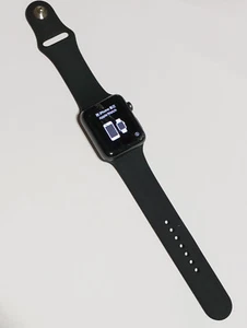 Apple Watch 42mm Series 2 Black Aluminum Case Black Band w CRACKS & GLUE RESIDUE - Picture 1 of 12