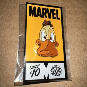 Marvel Mondo Pin Howard the Duck Hard Enamel Pin Tom Whalen 2016 RARE PIN - Picture 1 of 2