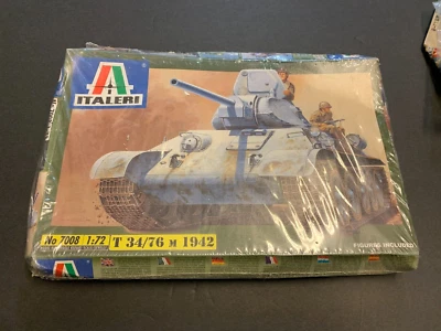1/72 Italeri T-34/76 Tank 1942 Russian WWII Plastic Model Kit Unbuilt - Image 1 of 4