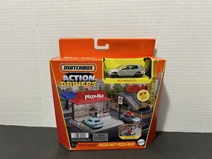 Matchbox Pizza Hut Run Volkswagen GTI Car Action Drivers Play Set - Bild 1 von 2