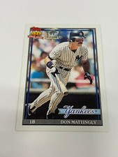 1991 Topps Don Mattingly #100 Desert Shield Seal M20-1