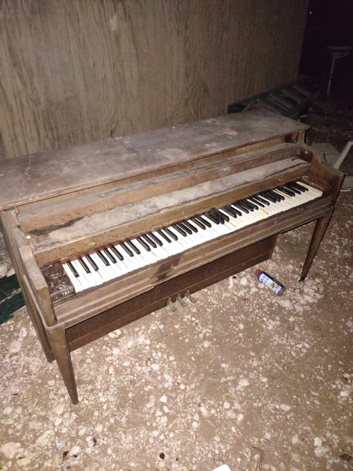 Kimball Upright - Image 1 of 1