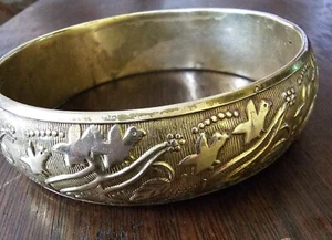 Brass Ornate Vintage Bangle Bracelet India Some Patina Pattern Repeats - Picture 1 of 6