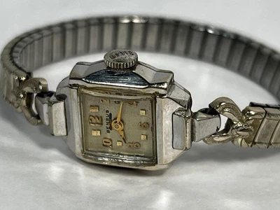 Hermoso Reloj Benrus Vintage Damas 17 Joyas - Estuche Lleno de Oro 10K - Funciona Bien Foto 1 de 4