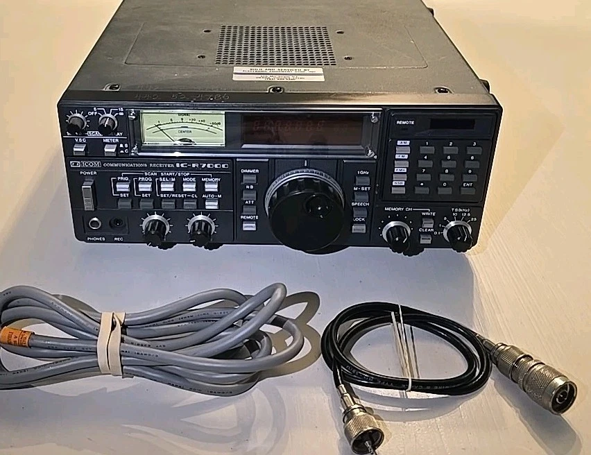 Excelente! Receptor de comunicación de banda ancha ICOM IC-R7000 HF, VHF, UHF probado! Foto 1 de 3
