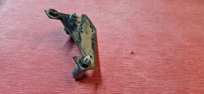 Soporte de montaje y espaciadores montaje estrangulador Aston Martin Foto 1 de 4