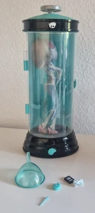Monster High Lagoona Blue Wasserstation/Hydration Dead Tired + Puppe 2010 Mattel - Bild 1 von 5