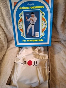 VINTAGE KARATE COLLEGEVILLE  HALLOWEEN COSTUME  IN BOX MARTIAL ARTS ADULT MED  - Picture 1 of 11