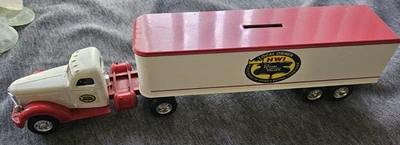 ERTL Semi Truck and Trailer Coin Bank H.W.I. Royal Values 1947 INTERNATIONAL - Image 1 of 4