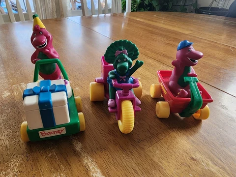 Vintage Barney the Purple Dinosaur 4 Figures Baby Bop Lyons Group 90s Hasbro Cover