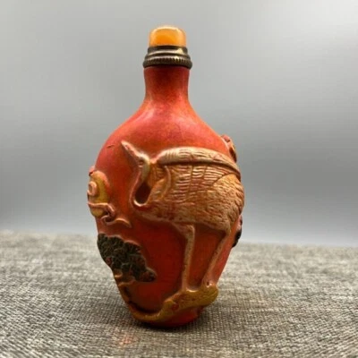 china cinnabar carved pine tree crane statue paint in gold Snuff Bottle with box Foto 1 de 4