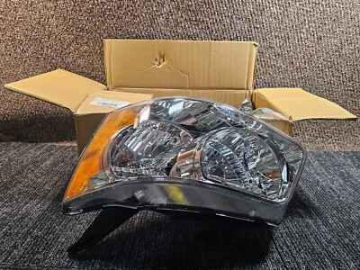 Conjunto de faros izquierdos Eagle Eyes GM257-B001L para Pontiac Torrent 06-09 Foto 1 de 4