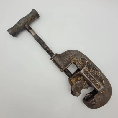 RARE Vintage Ridged Heavy Duty No. 1 & 2 Pipe Cutter 1/8 to 1 1/4" Elyria OH USA - Image 1 of 4