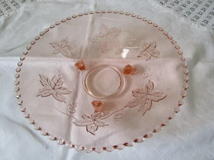 PRETTY FOOTED PINK GLASS BOWL WITH CANDLEWICK RIM & VINE LEAVES - Picture 1 of 9