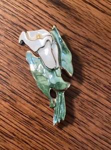Vintage Calla Lily Resin Brooch - Picture 1 of 3