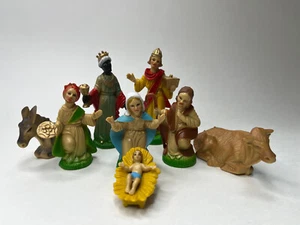 Juego de 8 figuras de belén navideño vintage de plástico duro hechas en Hong Kong - Imagen 1 de 10