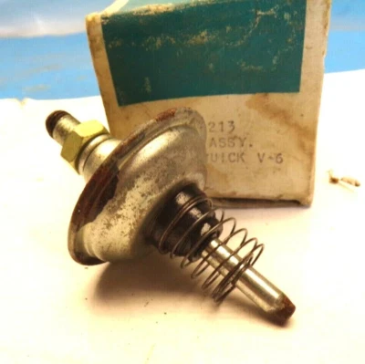 Carburador Dashpot Buick Special V6 1962-63-64 GM# 1352213 NOS Original OEM Foto 1 de 2