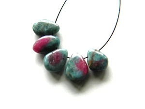 Ruby In Zoisite, Smooth Teardrop Briolettes, 6-7mm x 5mm Approx, Bag Of 5 - Bild 1 von 1
