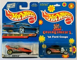 Hot Wheels Lote De 2 Chuck E Cheese '32 Ford Coupe Car Toon Friends XT3 Rocky - Imagen 1 de 9
