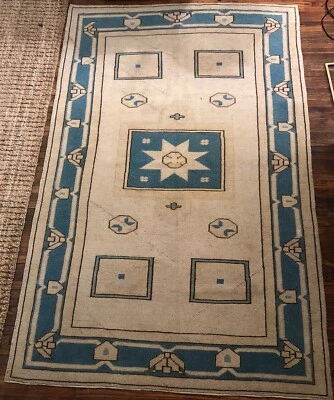Alfombra turca Oushak moderna vintage hecha a mano marfil y azul 4'10''x7'11"" Foto 1 de 4