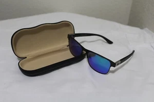 Pugs Mirrored Type Sunglasses with Case - Picture 1 of 5