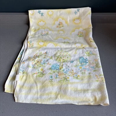 ВИНТАЖНОЕ фланелевое принимающее одеяло Dundee с медведями кроликами кошками фермой желтое - Изображение 1 из 4