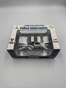 Limited ED 2000 Gearbox 1:43 Die-cast Ford Crown Victoria Minneapolis Police Car - Picture 1 of 11