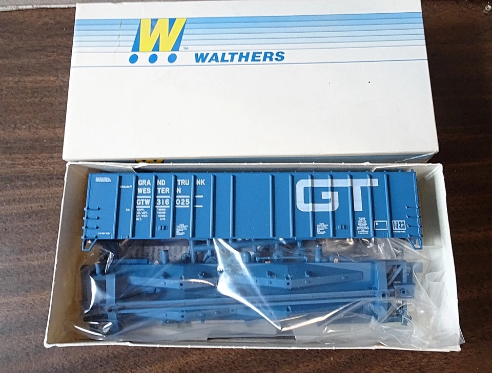 WALTHERS GT Grand Truck Western HO Car #316025 50' Airslide Hopper 932-3666 - Image 1 of 4