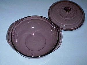PYREX 024 Cranberry Glass 2 qt Casserole Baking Dish / Serving Bowl and Lid 624C - Picture 1 of 5