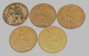 # C3513    GREAT BRITAIN  LARGE  PENNY  COINS,  5  DIFFERENT  DATES - Picture 1 of 2