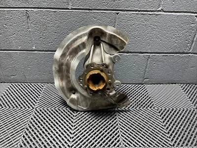 BMW M4 G82 2015-2021 dirección delantera izquierda nudillo buje husillo 39 k millas OEM Foto 1 de 4