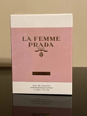 Pra da La Femme L'EAU Perfume Eau De Toilette Spray para Mujer 1.7 fl oz / 50 ml Foto 1 de 3