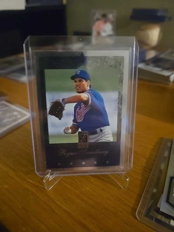 1997 Donruss Elite - Ryne Sandberg #70 - Image 1 of 4