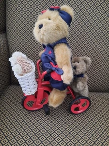 Boyds Bears #99883V Suzie Q Scootenpedal mit Dreirad - QVC Exclusive - Bild 1 von 4