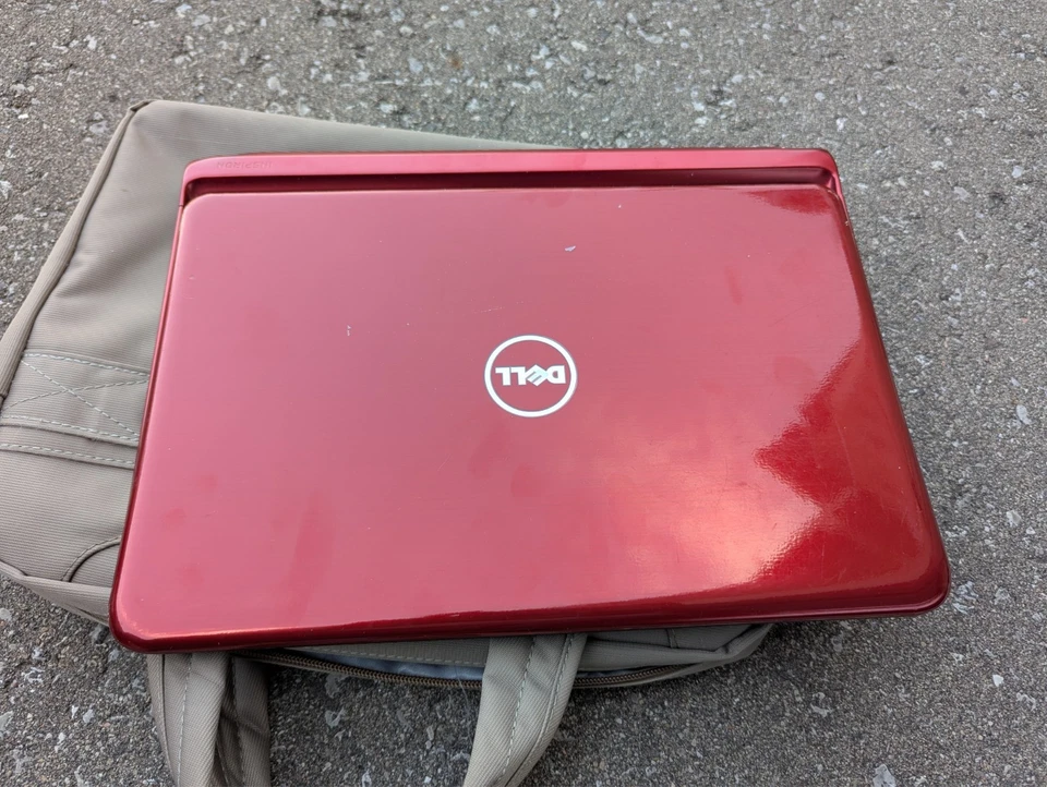 Dell Inspiron 13z Laptop - Image 1 of 4