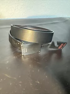 NUEVO CON ETIQUETAS ADIVINA Los Angeles, CA EST 1981 Hebilla Reversible Y Cinturón Negro Y Marrón - Imagen 1 de 4