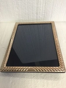 Marco de fotos de plata esterlina tamaño 6" X 8" diseño acanalado terciopelo azul caballete - Imagen 1 de 9