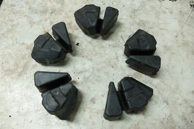 10 Can-Am Spyder Roadster RS S 990 SE5 rear back drive rubbers crush cushions — 第 1/2 张图片