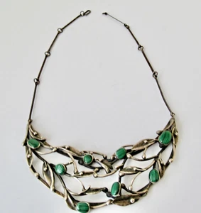 Collar de vacaciones de plata de ley y malaquita verde, vintage con sello - Imagen 1 de 5