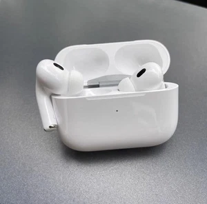 Apple AirPods Pro 2ème génération avec étui de charge sans fil MagSafe (USB-C)... - Photo 1 sur 1