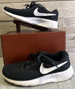 Nike Tanjun Unisex Kids Black Round Toe Lace Up 818382-011 Sneakers 2.5Y SWOOSH - Picture 1 of 12