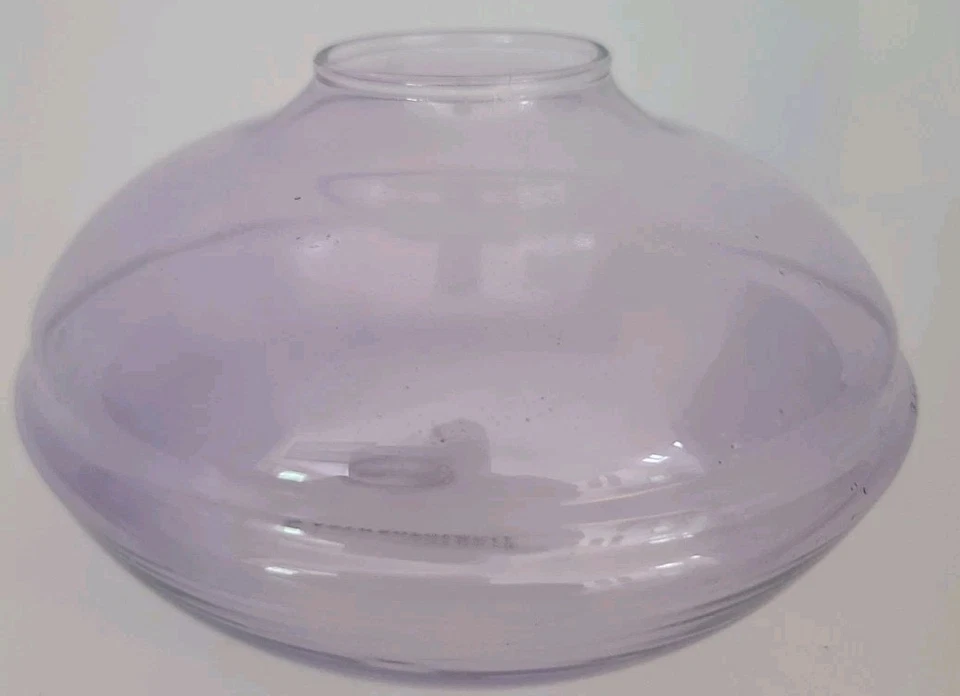 Jarrón de vidrio púrpura Anthropologie Foto 1 de 4