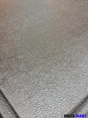 DELTA Gummi-Stallmatte 6 Fuß x 4 Fuß 12 mm Amöben Pferdeboden leicht zu kehren 26 kg