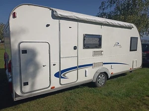 Familienwohnwagen Bürstner Premio 485 TK - Bild 1 von 24