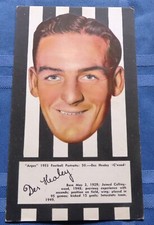 1953 ARGUS Football Portrait Card:  DES HEALEY (Collingwood) #50