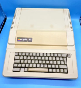 #SE4251# Retro Apple iie mit Erweiterung Rechner Klassik *funktionsfähig* sauber - Bild 1 von 23