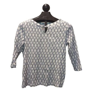 Chico's Top weiß blau grau Kettenmuster Größe Medium Drehkragen - Bild 1 von 6